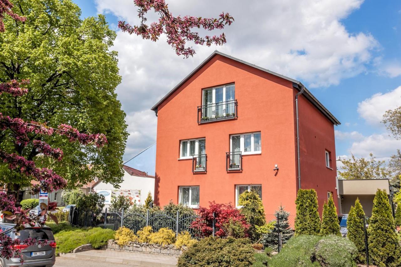 Elendris - Ubytovani U Kostela Brno Bagian luar foto
